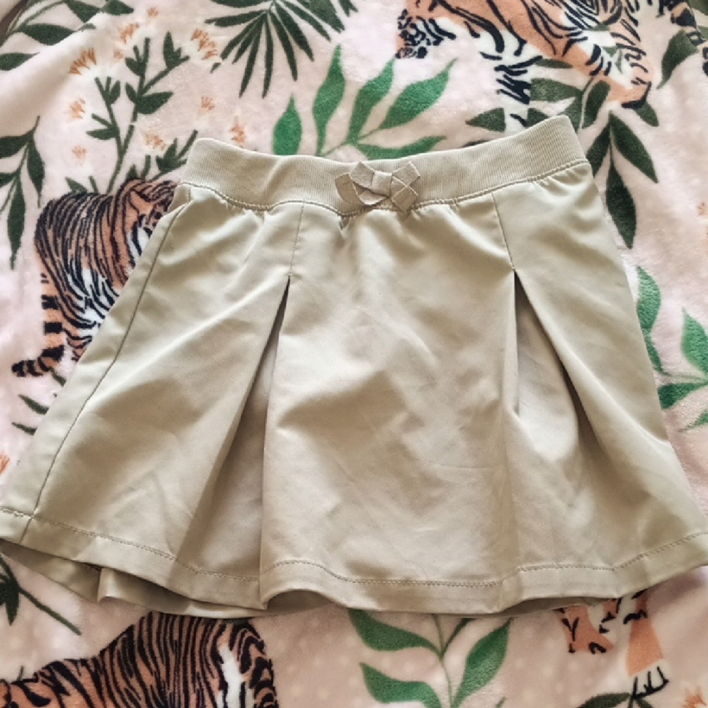 Stylish Beige Skirt with Bow Detail